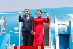 Chủ tịch Quốc hội Trần Thanh Mẫn và Phu nhân rời Hà Nội, lên đường tham dự AIPA-46 và thăm chính thức Malaysia. (Ảnh: Doãn Tấn/TTXVN)