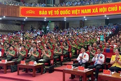 Hơn 1.200 đại biểu dự Ngày hội toàn dân bảo vệ an ninh Tổ quốc năm 2025 tại Trung tâm văn hóa Xứ Đông (phường Lê Thanh Nghị).