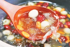 Chè yến - món ăn bổ dưỡng.