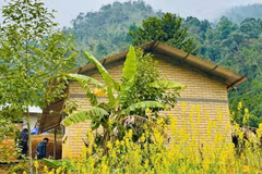 Gạch đất không nung, lời giải xanh cho bài toán nhà ở vùng cao.