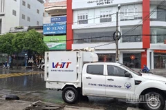 Xe thông tin lưu động của phường Tuy Hòa liên tục cảnh báo diễn biến của bão và tuyên truyền người dân chủ động phòng, chống.