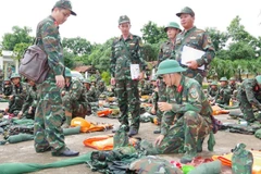 Trung đoàn 888, Bộ Chỉ huy Quân sự tỉnh Đắk Lắk kiểm tra quân tư trang của lực lượng làm nhiệm vụ phòng chống bão lụt.