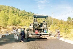 Các đơn vị đang khẩn trương thi công trên dự án Quốc lộ 28B.