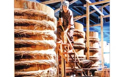 Nghề làm nước mắm tại Phan Thiết.