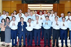 Tổng Bí thư Tô Lâm và các đồng chí lãnh đạo Đảng, Nhà nước với Ban Thường vụ Đảng ủy các cơ quan Đảng Trung ương. 