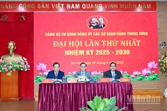 Đoàn Chủ tịch điều hành Đại hội.
