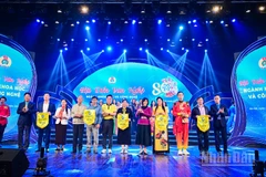 Tiết mục đơn ca của Công đoàn Báo Nhân Dân nhận giải ba tại Hội diễn Văn nghệ Công đoàn ngành Khoa học và Công nghệ Việt Nam.