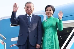 Tổng Bí thư Tô Lâm và Phu nhân rời Thủ đô Hà Nội, lên đường thăm cấp Nhà nước Đại Hàn Dân Quốc. (Ảnh: TTXVN) 