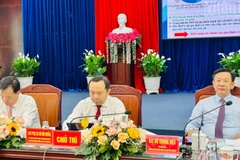 Các đồng chí lãnh đạo chủ trì Hội thảo. (Ảnh: TRỌNG DUY)