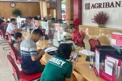 Giao dịch khách hàng tại Agribank chi nhánh Nam Thái Nguyên.