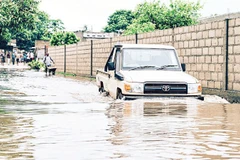 Mưa lũ gây ngập lụt ở tỉnh Maputo của Mozambique. (Ảnh TÂN HOA XÃ)