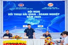 Hải quan khu vực XVII đối thoại tháo gỡ vướng mắc khó khăn cùng doanh nghiệp. (Ảnh: CHQ)
