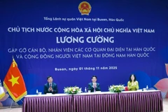 Chủ tịch nước Lương Cường gặp gỡ cán bộ, nhân viên các cơ quan đại diện Việt Nam tại Hàn Quốc và cộng đồng người Việt Nam tại đông nam Hàn Quốc.