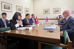 Bộ trưởng Tài chính Nguyễn Văn Thắng tại buổi tiếp và làm việc với Đặc phái viên Thương mại của Thủ tướng Anh, Ngài Matt Western. (Ảnh: BTC)