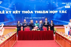Cục Thuế và Công ty Cổ phần MISA đã ký kết biên bản hợp tác chiến lược nhằm phối hợp triển khai, vận hành và phát triển Cổng thông tin thuế hỗ trợ doanh nhân. (Ảnh: MINH PHƯƠNG)