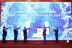 Chính thức bấm nút khai trương phần mềm Hệ thống Biên lai điện tử ứng dụng trong thi hành án dân sự.