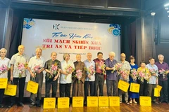 Lãnh đạo quận Hoàn Kiếm tri ân những tập thể, cá nhân có đóng góp nổi bật trong công tác bảo tồn, phát huy giá trị di sản.