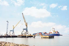 Cảng Chân Mây trước cơ hội vươn tầm.