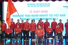 Lực sĩ cử tạ Lê Văn Công bày tỏ vinh dự được khoác áo Đoàn thể thao người khuyết tật Việt Nam tham dự ASEAN Para Games 13.
