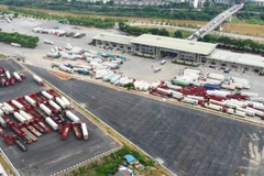 Hàng hóa chuẩn bị xuất khẩu qua Cửa khẩu Quốc tế đường bộ số II Kim Thành (Lào Cai).