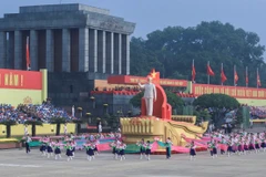 Cảnh diễu hành mở đầu Đại lễ kỷ niệm 80 năm Quốc khánh 2/9 trong chương trình “80 năm đất nước độc lập-80 năm Thủ đô rực rỡ Sao vàng” của Đài Phát thanh-Truyền hình Hà Nội.