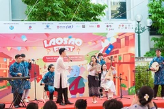 Ngày hội giao lưu văn hóa sinh viên Việt-Lào mang đến không gian trẻ trung với nhiều hoạt động phong phú.