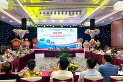 Các đại biểu dự tọa đàm.