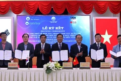 Lãnh đạo Ủy ban nhân dân tỉnh Tây Ninh ký kết với 3 đối tác trong lĩnh vực quản trị thông minh, đổi mới sáng tạo dựa trên trí tuệ nhân tạo và phát triển bền vững.