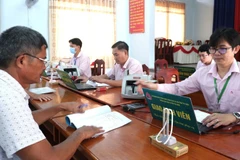 Hội cựu chiến binh xã Tân Thạnh đứng ra vay vốn Ngân hàng chính sách để cho hội viên mượn vốn nuôi bò. 