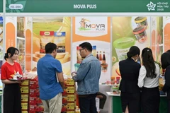 Các gian hàng quốc tế tại Hội chợ Mùa Thu lần thứ I -2025 thu hút khách thăm quan.