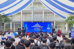 Lễ phát động Cuộc thi “Tìm hiểu pháp luật về sử dụng năng lượng tiết kiệm và hiệu quả”. (Ảnh: KIM DUNG)