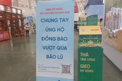 Số tiền ủng hộ đồng bào lũ lụt từ Hội chợ Mùa Thu Lần thứ I năm 2025 vượt 211 triệu đồng. (Ảnh: PV)
