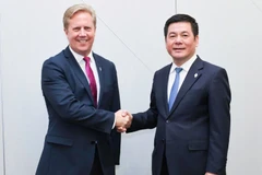 Bộ trưởng Công thương Việt Nam Nguyễn Hồng Diên và Bộ trưởng Thương mại New Zealand Todd McClay.