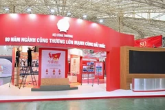 Sắp hoàn thiện triển lãm thành tựu ngành công thương nhân dịp Quốc khánh 2/9. (Ảnh: BCT)