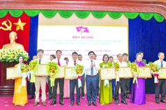 Biểu dương tập thể tiêu biểu trong học tập và làm theo tư tưởng, đạo đức, phong cách Hồ Chí Minh.