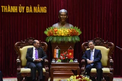 Đồng chí Nguyễn Văn Quảng, Ủy viên Trung ương Đảng, Bí thư Thành ủy, Trưởng Đoàn đại biểu Quốc hội đơn vị Đà Nẵng chủ trì tiếp Ngài Sandeep Arya, Đại sứ Ấn Độ tại Việt Nam. (ẢNH: ANH ĐÀO)
