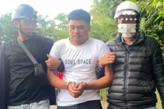 Đối tượng bị bắt giữ lúc 16 giờ 30 phút ngày 24/12 sau nhiều giờ lẩn trốn. (Ảnh: Công an cung cấp)