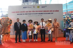 Đà Nẵng đón chuyến bay đầu tiên từ Singapore. (Ảnh: ANH ĐÀO)