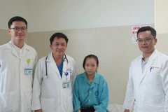 Các y bác sĩ Bệnh viện Đà Nẵng kích hoạt quy trình "báo động đỏ nội viện" cứu sống bệnh nhân.