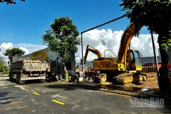 Người dân phường Hòa Xuân phản ánh công trình thi công gây tiếng ồn, rung lắc nhà. (Ảnh: ANH ĐÀO)