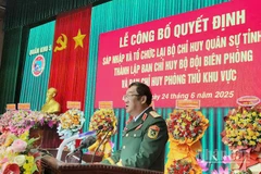 Thượng tướng Phạm Hoài Nam, Ủy viên Trung ương Đảng, Ủy viên Quân ủy Trung ương, Thứ trưởng Quốc phòng phát biểu chỉ đạo tại buổi lễ. (Ảnh: ĐÌNH TĂNG)