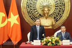Bí thư Trung ương Đảng, Chánh án Tòa án nhân dân tối cao Lê Minh Trí phát biểu tại buổi làm việc.