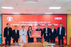 Ông Nguyễn Trọng Hiền-Chủ tịch Hội đồng quản trị Tập đoàn Gelex trao tặng gói thiết bị y tế và hỗ trợ nâng cấp phòng bệnh tại tỉnh Nghệ An.