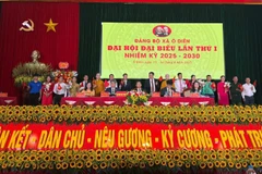 Đoàn Chủ tịch Đại hội. (Ảnh: DIỆU THƯƠNG)