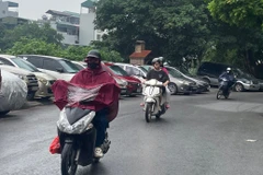 Dự báo khu vực Hà Nội đêm và sáng có lúc có mưa rào và dông. (Ảnh minh họa Đ.T)
