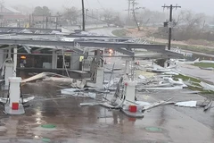 Một trạm xăng bị bão Melissa tàn phá ở Montego Bay, Jamaica bị bão Melissa phá hỏng. (Ảnh Tân Hoa xã)