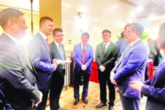 Lãnh đạo Cục Quản lý xuất, nhập cảnh, Bộ Công an và Cục Quản lý di dân quốc gia của Trung Quốc trao đổi tại hội nghị đánh giá kết quả hợp tác phòng chống xuất, nhập cảnh trái phép đầu tháng 11/2025.