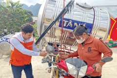 Nhiều vật dụng thiết yếu được hỗ trợ dựa trên khảo sát nhu cầu người dân. Ảnh: Văn Ban