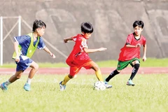 Các em nhỏ tham dự Ngày hội tuyển sinh vận động viên năng khiếu bóng đá Huế 2025. Ảnh: CLBBĐH 