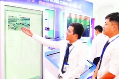 Thành phố Hồ Chí Minh triển khai nhiều nền tảng số và ứng dụng trí tuệ nhân tạo để phục vụ tốt hơn người dân, doanh nghiệp. (Ảnh THẾ ANH)